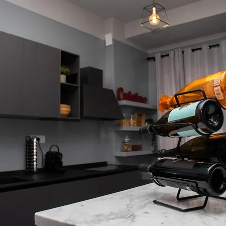 Funny House By M רומא