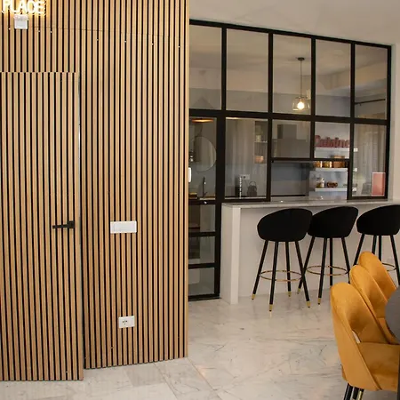 Funny House By M דירה *